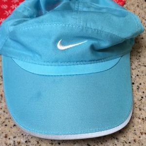 Ladies Nike daybreak dri-fit cap